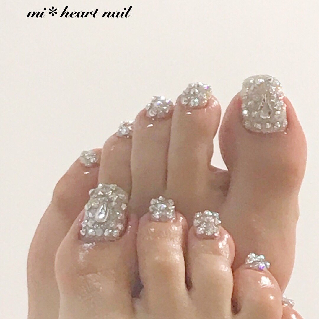 夏 オールシーズン フット ワンカラー ビジュー Mi Heart Nailのネイルデザイン No ネイルブック