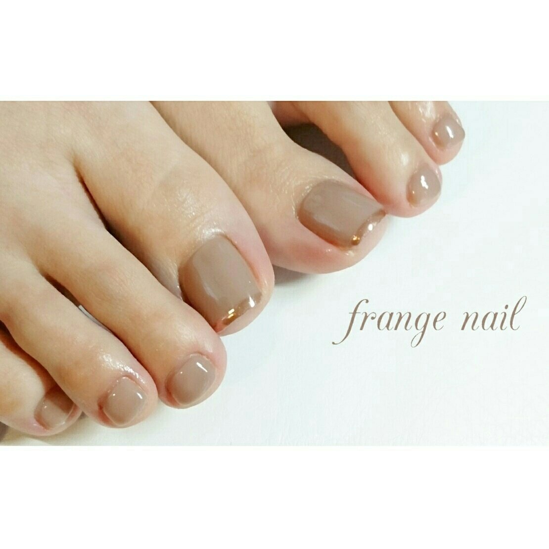 フット フレンチ ベージュ グレージュ ジェル Frange Nailのネイルデザイン No 4415385 ネイルブック