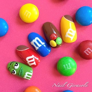 m&m's nail❤️ #春 #夏 #秋 #冬 #お正月 #バレンタイン #海 #リゾート #浴衣 #ハロウィン #クリスマス #パーティー #デート #ハンド #フット #変形フレンチ #ホログラム #イニシャル #痛ネイル #キャラクター #3D #デコ #スイーツ #マット #アイシング #ショート #ミディアム #ロング #スーパーロング #ホワイト #レッド #イエロー #グリーン #ブルー #ブラウン #ブラック #カラフル #ネオンカラー #ビビッド #ジェルネイル #スカルプチュア #マニキュア #ネイルチップ #Nachos #ネイルブック