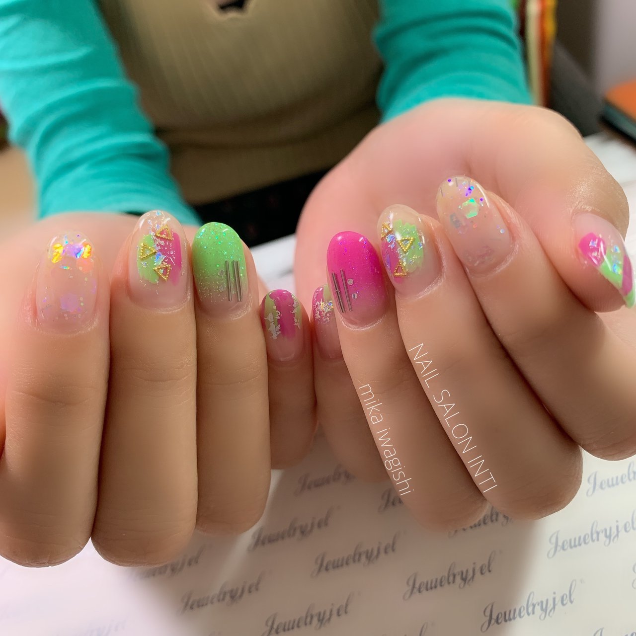 夏 オールシーズン ライブ 女子会 ハンド Nailsalon Inti 岩岸美華 のネイルデザイン No ネイルブック