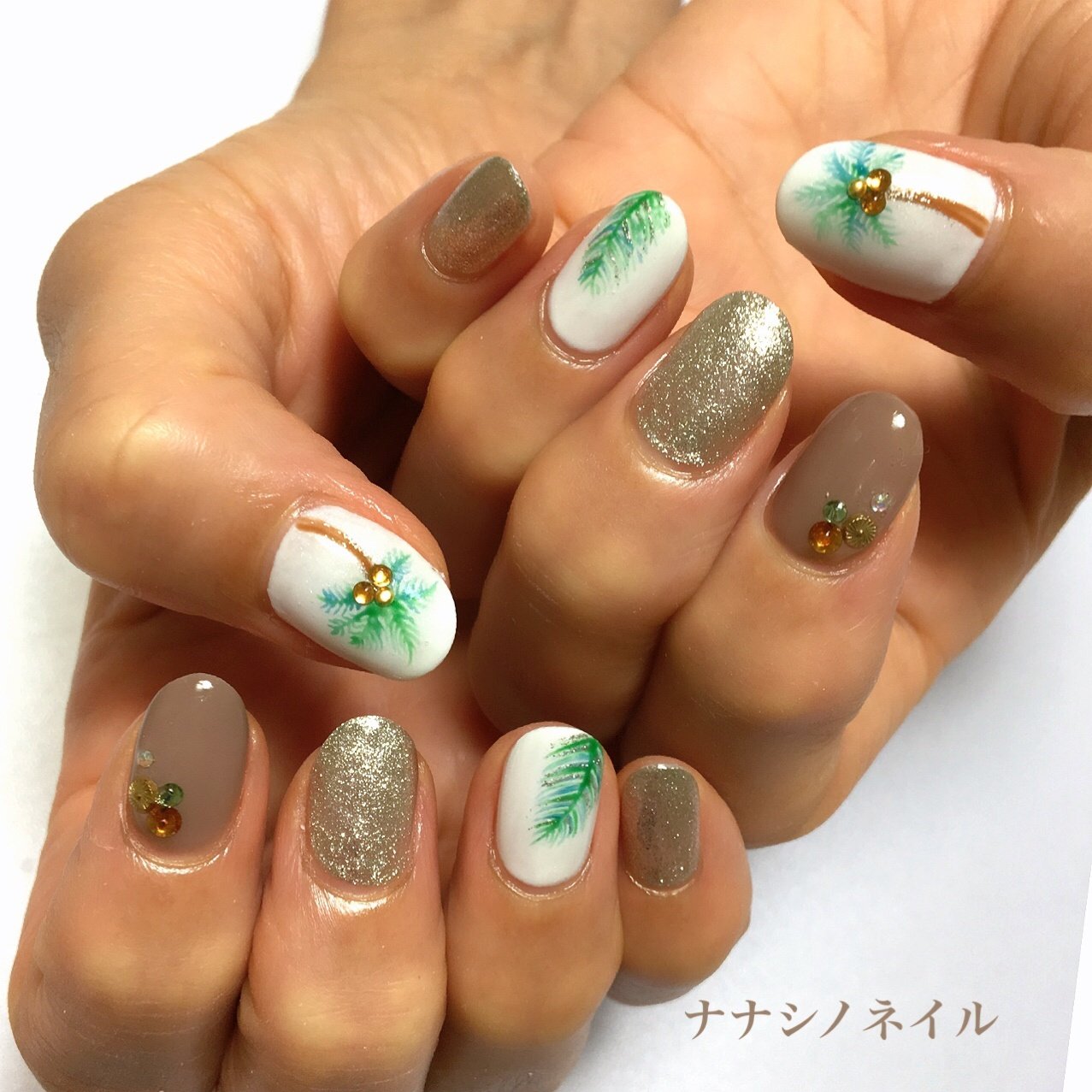 夏 海 リゾート ハンド ラメ ナナシノネイルのネイルデザイン No ネイルブック