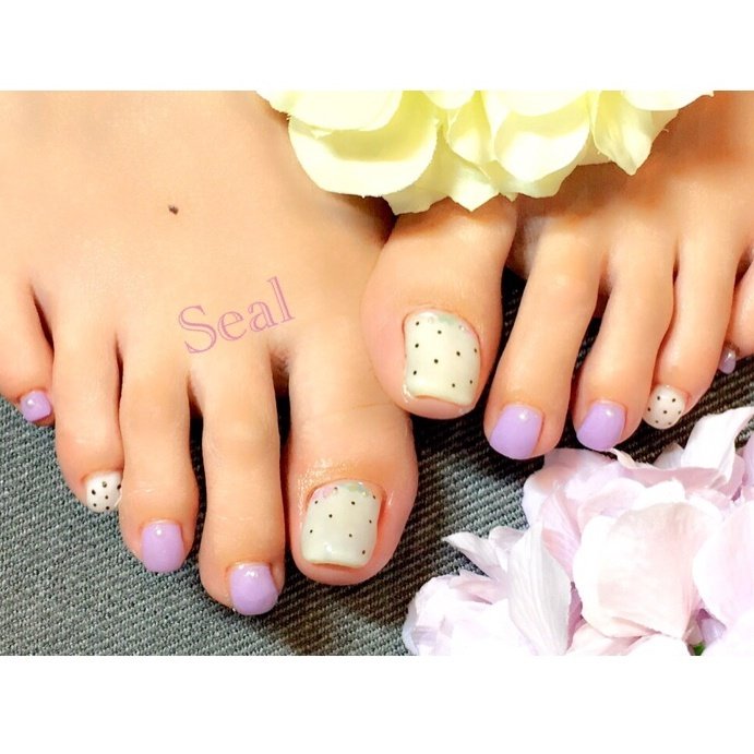 夏 フット シンプル ワンカラー ドット Seal Nailのネイルデザイン No ネイルブック