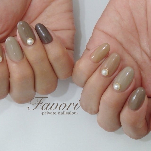 ハンド ワンカラー パール ベージュ グレージュ Favori Privatenailsalonのネイルデザイン No ネイル ブック