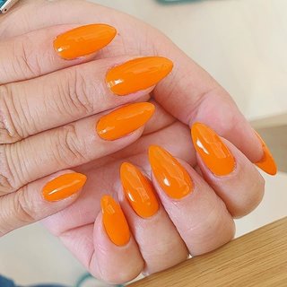 21年 新着順 シンプル セルフネイル 蛍光オレンジのネイルデザイン ネイルブック
