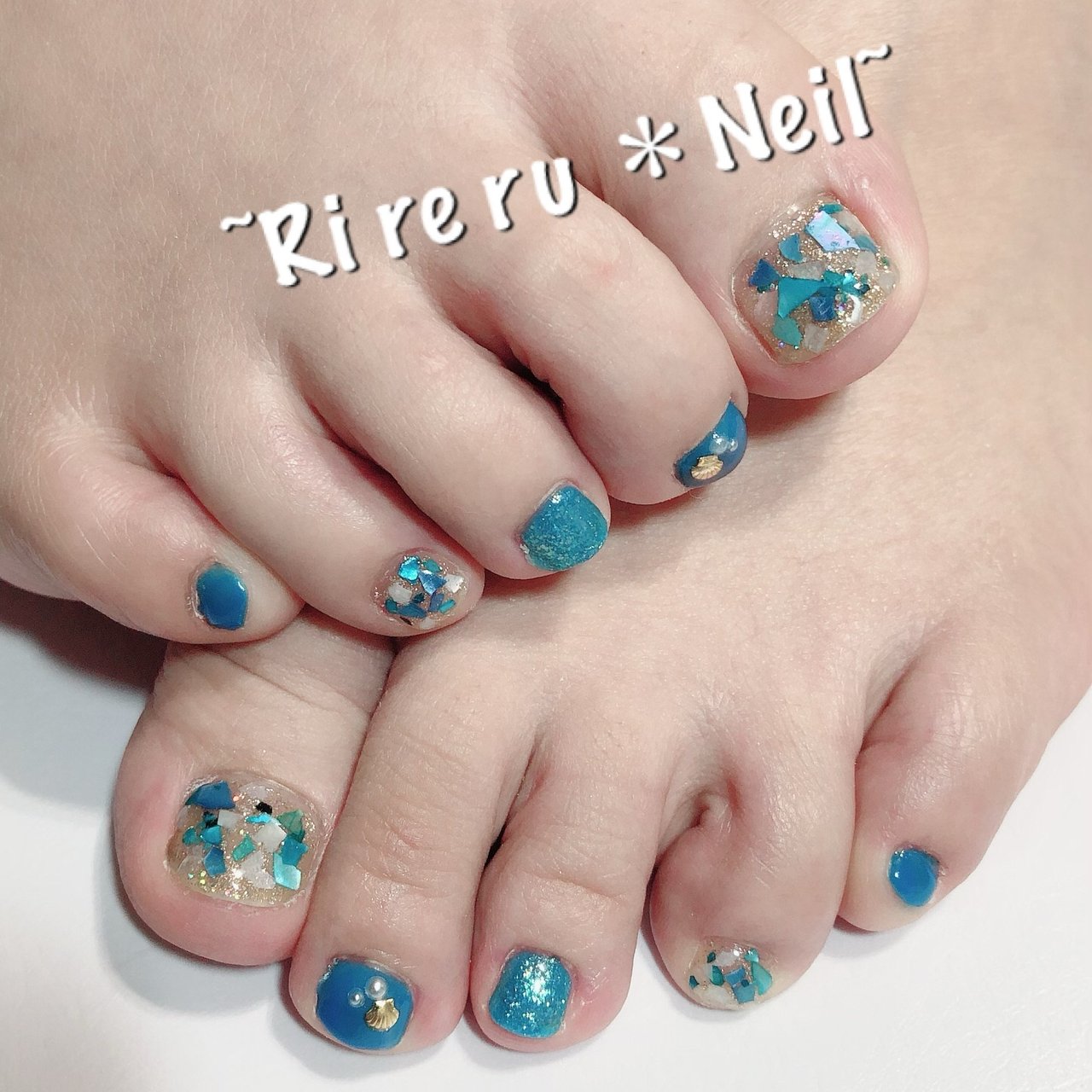 夏 フット ラメ マリン ショート Ri Re Ru Nail リレル ネイルのネイルデザイン No ネイルブック