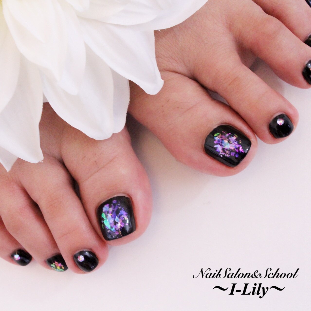 夏 オールシーズン 海 リゾート フット Nailsalon School I Lily アイ リリーのネイルデザイン No ネイルブック