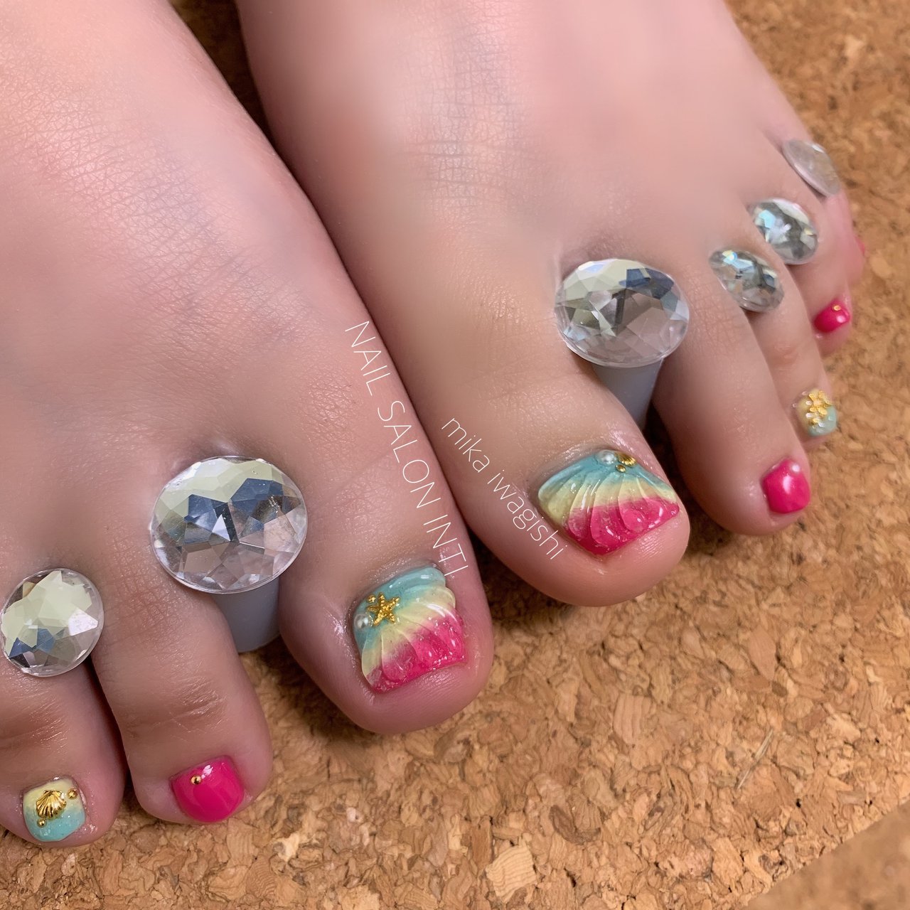 夏 旅行 海 リゾート フット Nailsalon Inti 岩岸美華 のネイルデザイン No ネイルブック