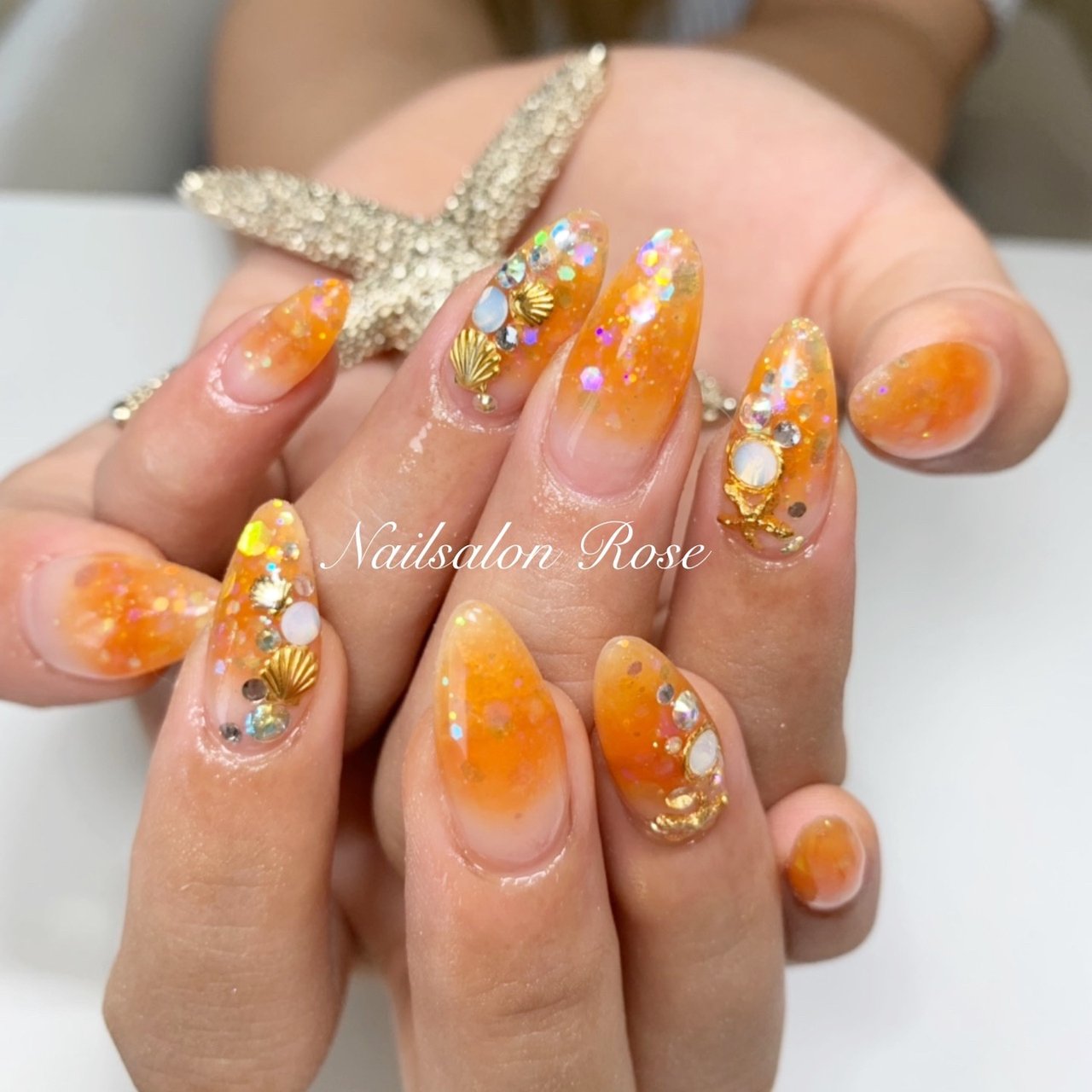ホログラム ラメ ビジュー オレンジ Nailsalon Roseのネイルデザイン No ネイルブック