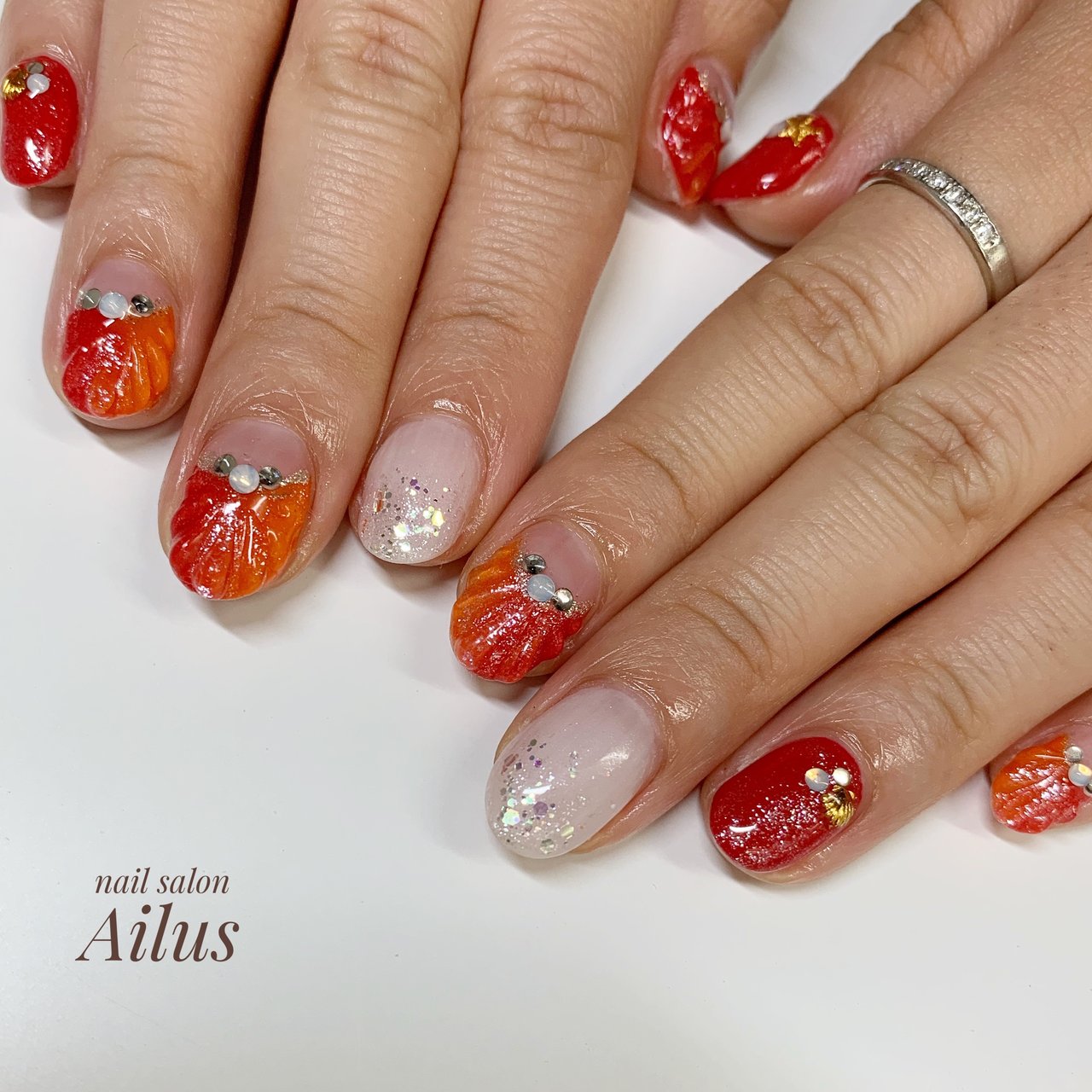 夏 ハンド グラデーション 人魚の鱗 Nail Salon Ailusのネイルデザイン No 4444853 ネイルブック