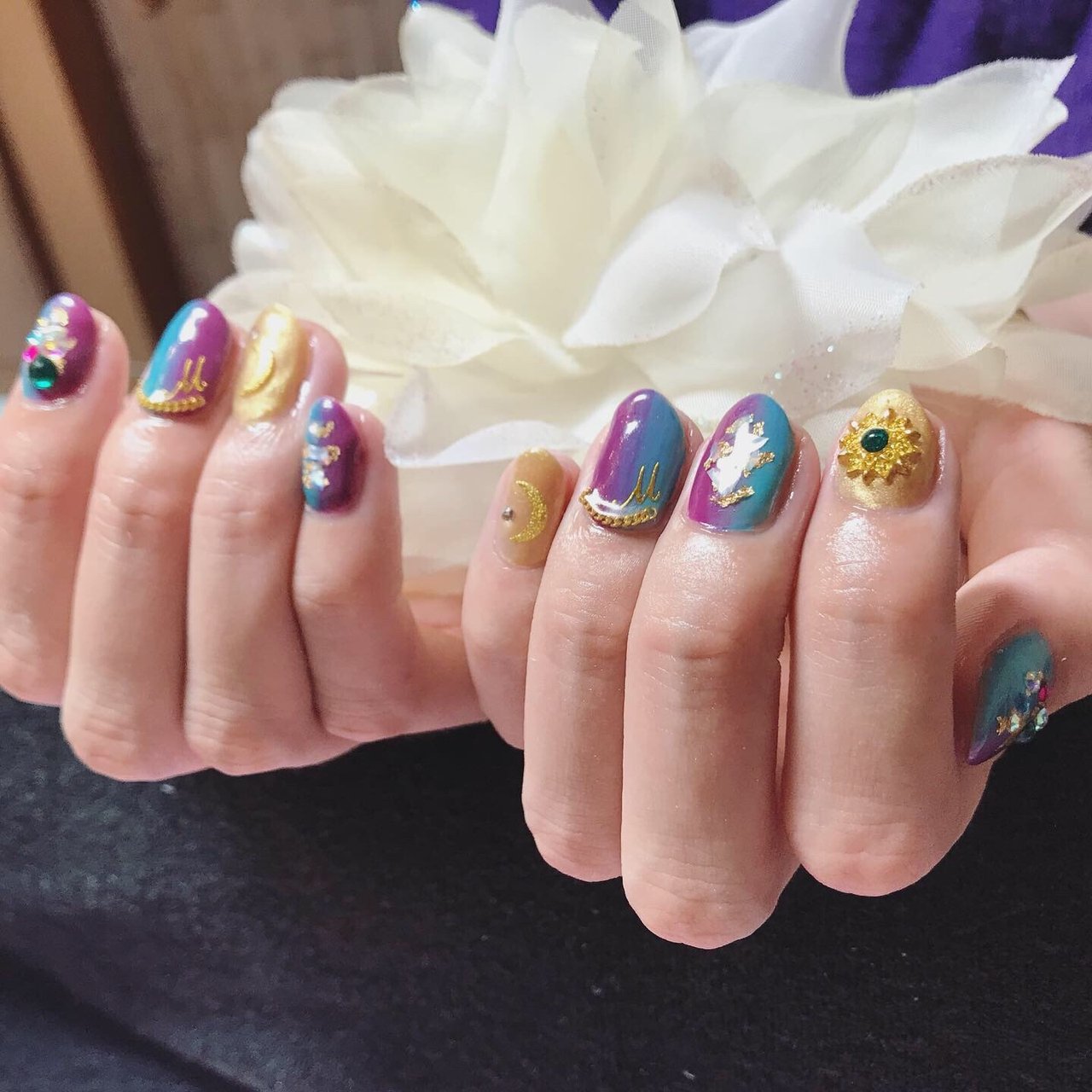 オールシーズン ハンド グラデーション シェル イニシャル A Nailのネイルデザイン No ネイルブック