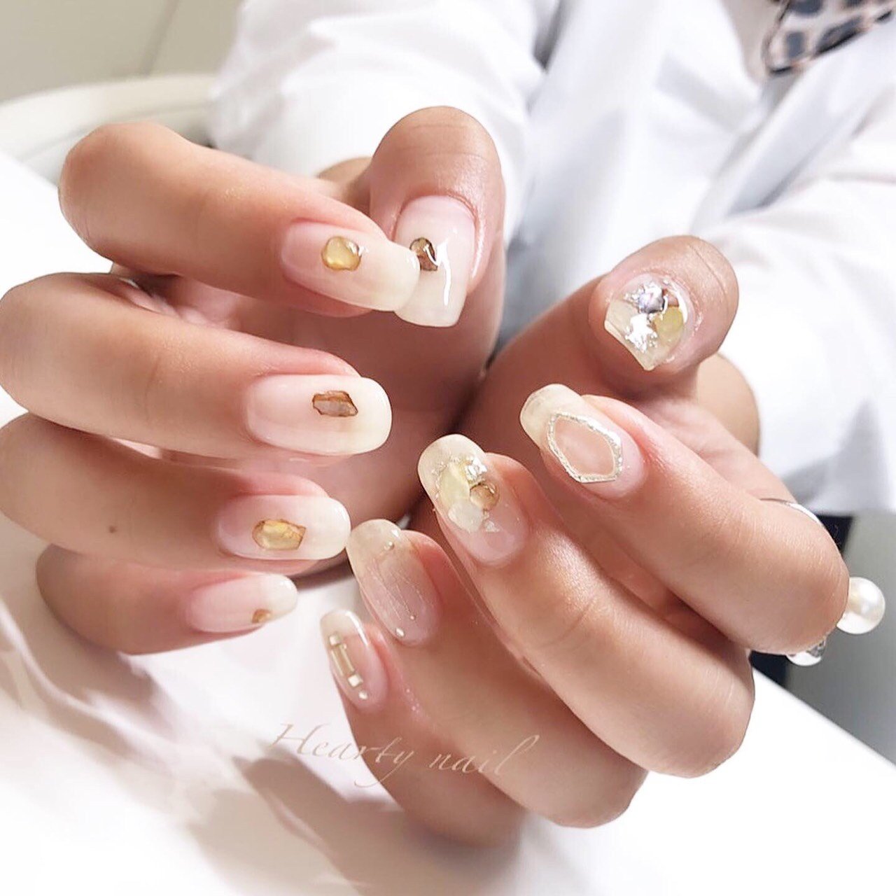 オールシーズン ハンド ニュアンス ロング ホワイト Hearty Nailのネイルデザイン No ネイルブック