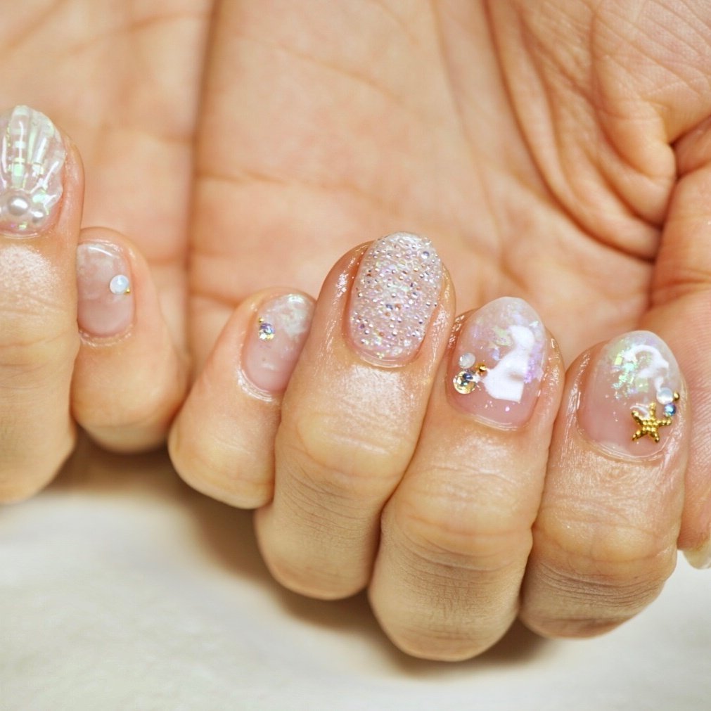 夏 ハンド グラデーション 人魚の鱗 クリスタルピクシー Natsuki Okochiのネイルデザイン No ネイルブック
