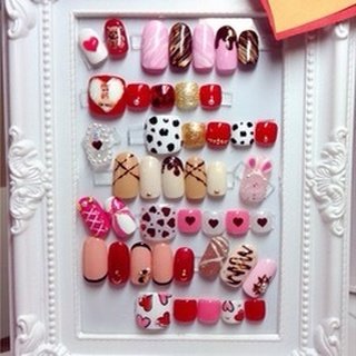 バレンタインネイルです❤️ #春 #冬 #成人式 #バレンタイン #卒業式 #入学式 #オフィス #パーティー #デート #ハンド #フット #グラデーション #ワンカラー #アニマル柄 #ハート #アンティーク #くりぬき #キャラクター #シュガー #デコ #ドット #スイーツ #ショート #ミディアム #ロング #スーパーロング #ホワイト #クリア #ベージュ #ピンク #レッド #オレンジ #イエロー #グリーン #ブルー #パープル #ブラウン #グレージュ #グレー #ブラック #ゴールド #シルバー #メタリック #モノトーン #パステル #アースカラー #スモーキー #カラフル #ネオンカラー #ビビッド #ジェルネイル #スカルプチュア #マニキュア #お客様 #ネイルシール #カラーランドネイル #ネイルブック