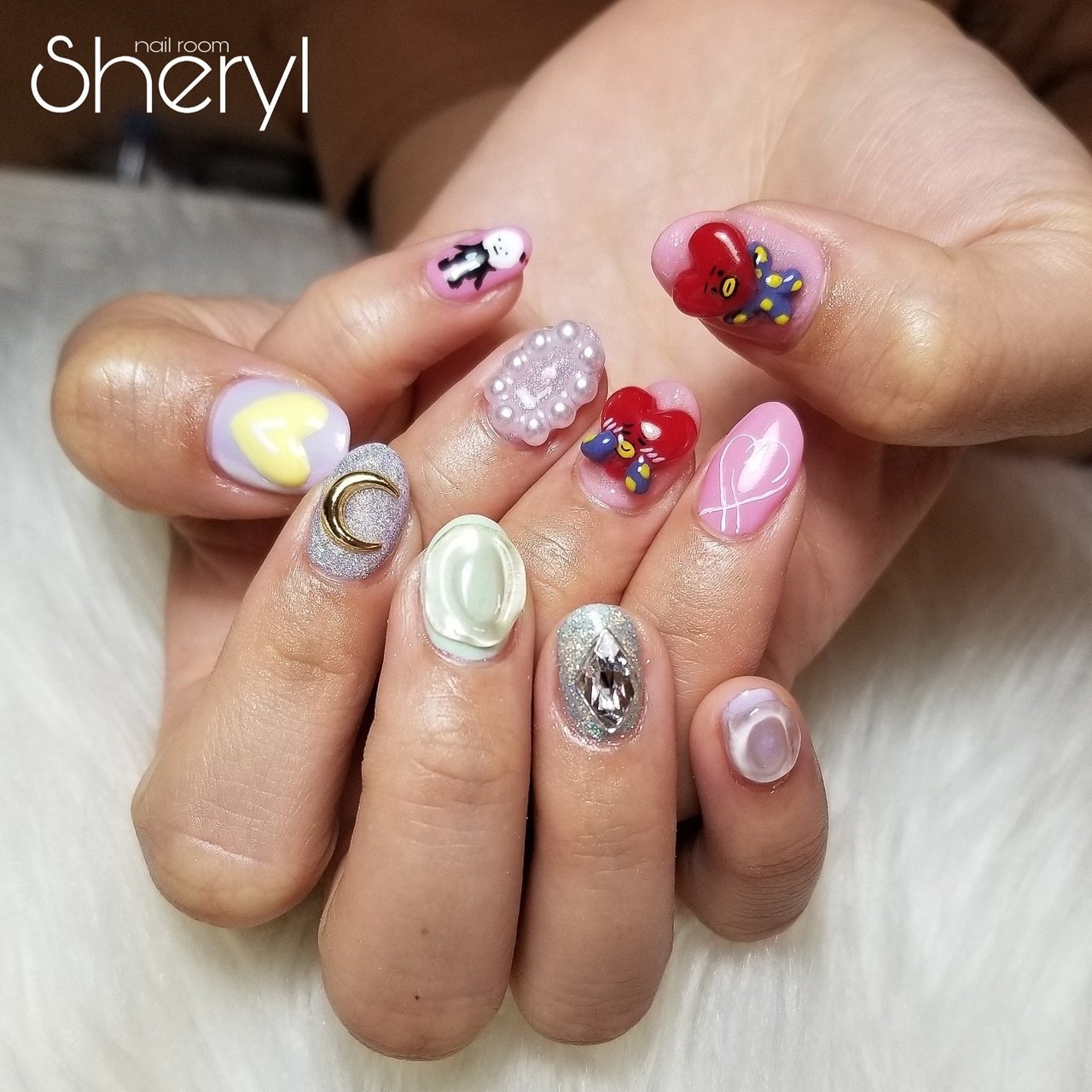 オールシーズン ライブ ハンド 痛ネイル キャラクター Yuriのネイルデザイン No ネイルブック