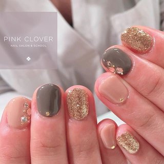 シックなオフィスネイルのネイルデザイン ネイルブック