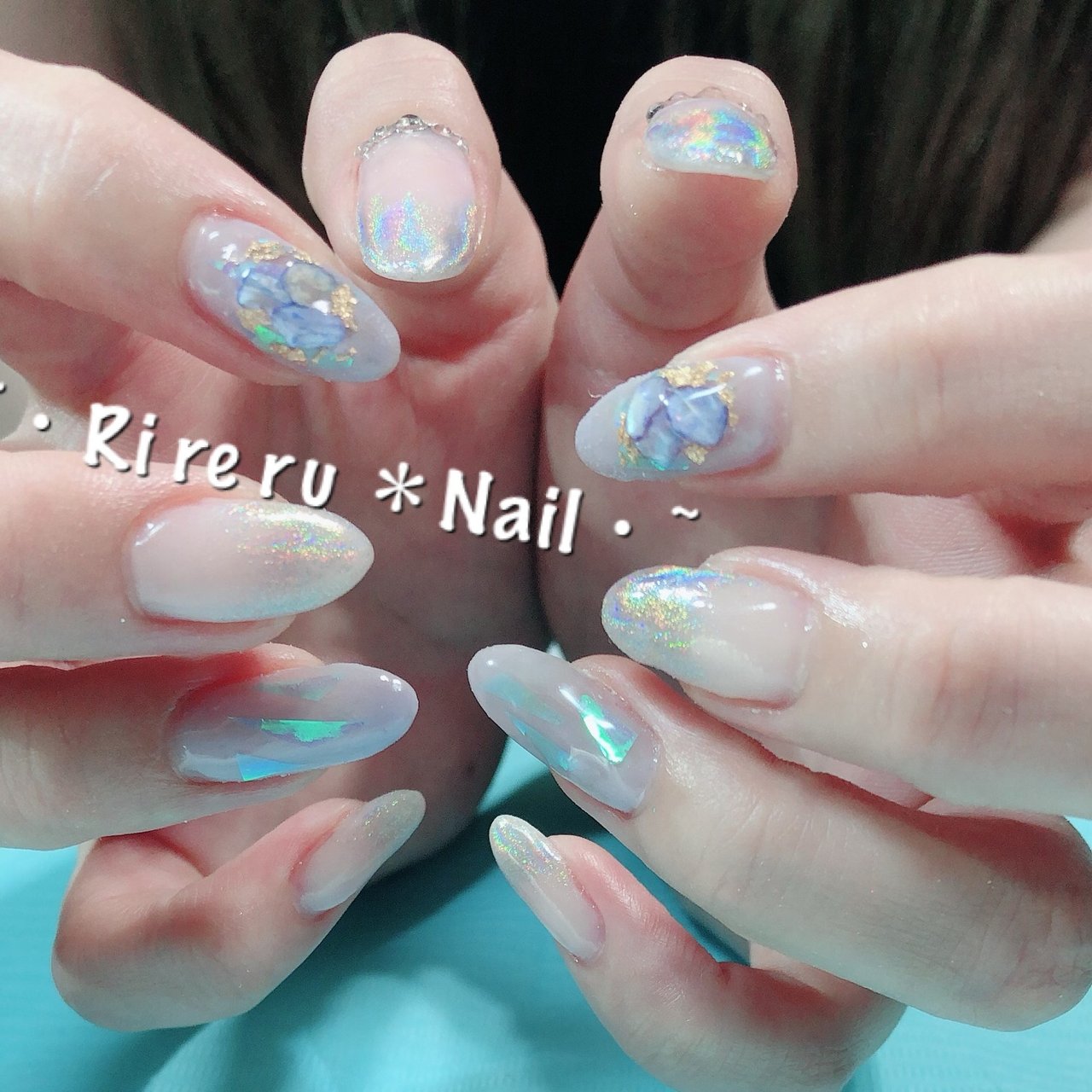 オールシーズン ハンド グラデーション シェル ホイル Ri Re Ru Nail リレル ネイルのネイルデザイン No ネイルブック