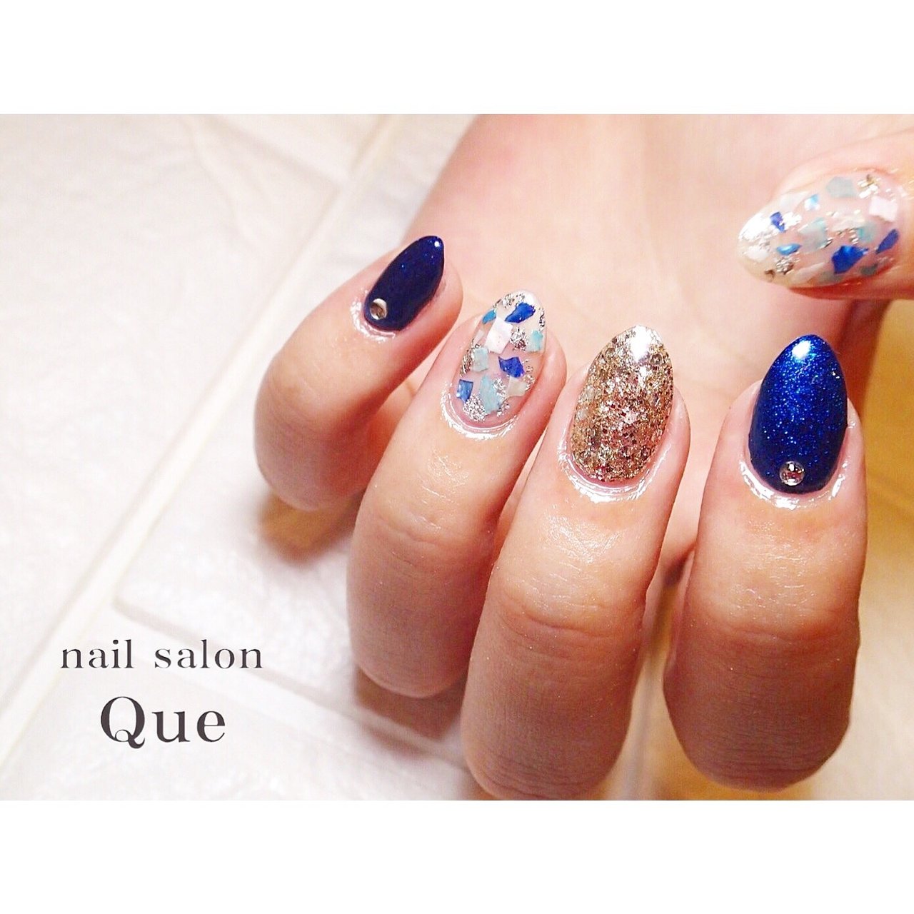 夏 ハンド ブルー ネイビー ゴールド Nailsalonqueのネイルデザイン No ネイルブック