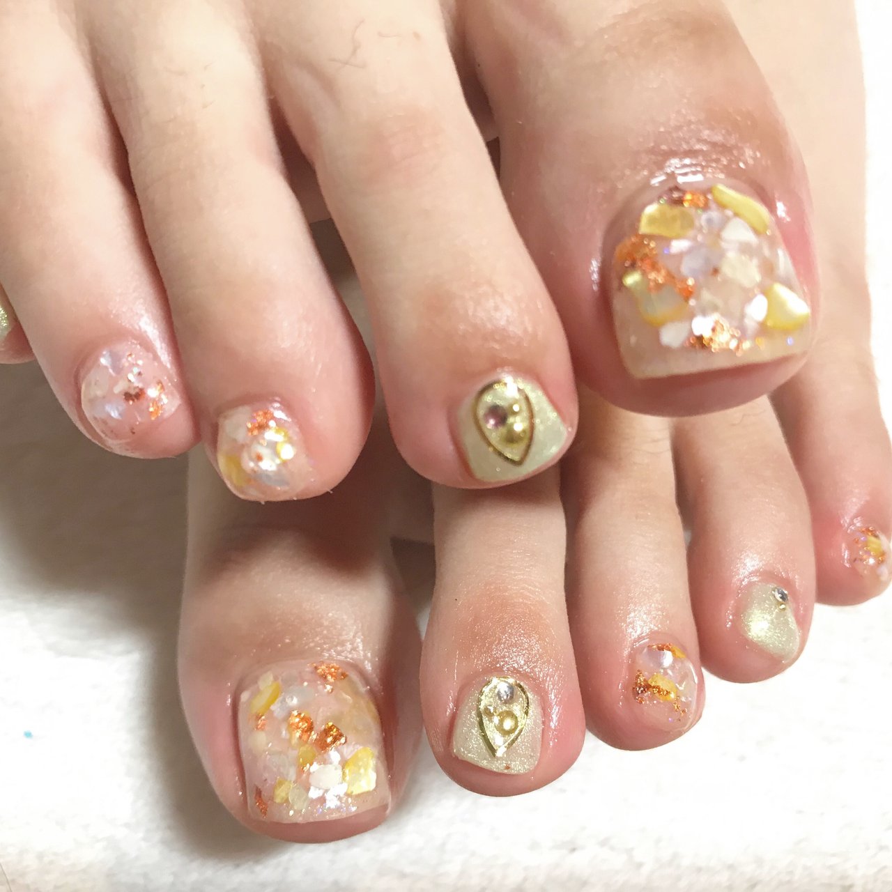 夏 フット ビジュー シェル ホワイト Reiko Takeuchiのネイルデザイン No 4485864 ネイルブック