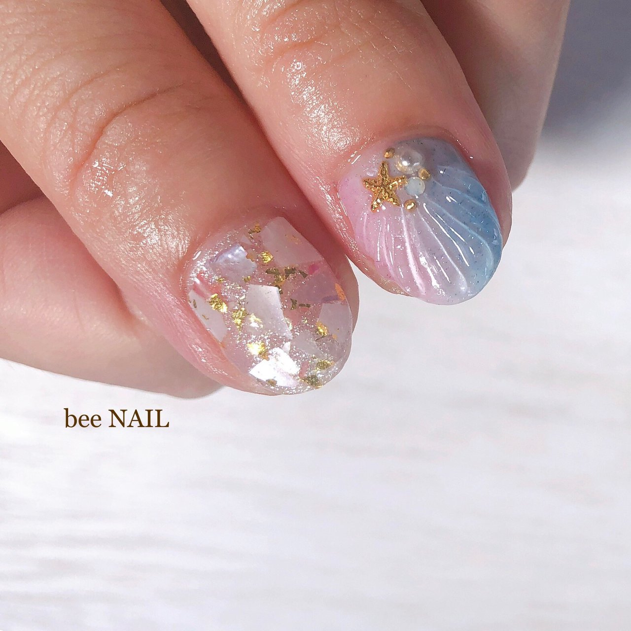 夏 ハンド グラデーション ラメ 人魚の鱗 Bee Nailのネイルデザイン No ネイルブック