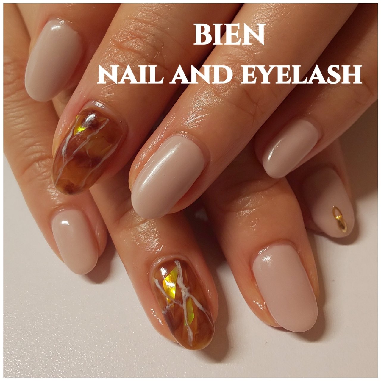 夏 秋 ハンド べっ甲 ミディアム Bien Nail And Eyelashのネイルデザイン No ネイルブック