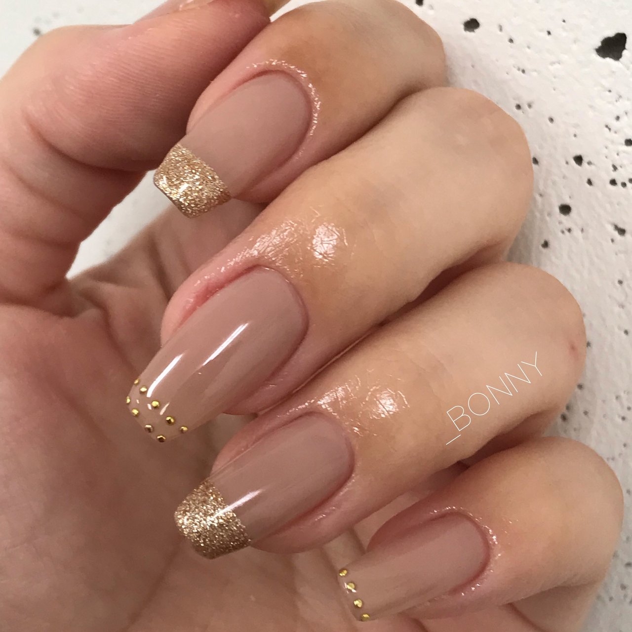 ハンド 変形フレンチ ラメ ベージュ ゴールド Private Nailsalon Bonnyのネイルデザイン No 4492350 ネイルブック