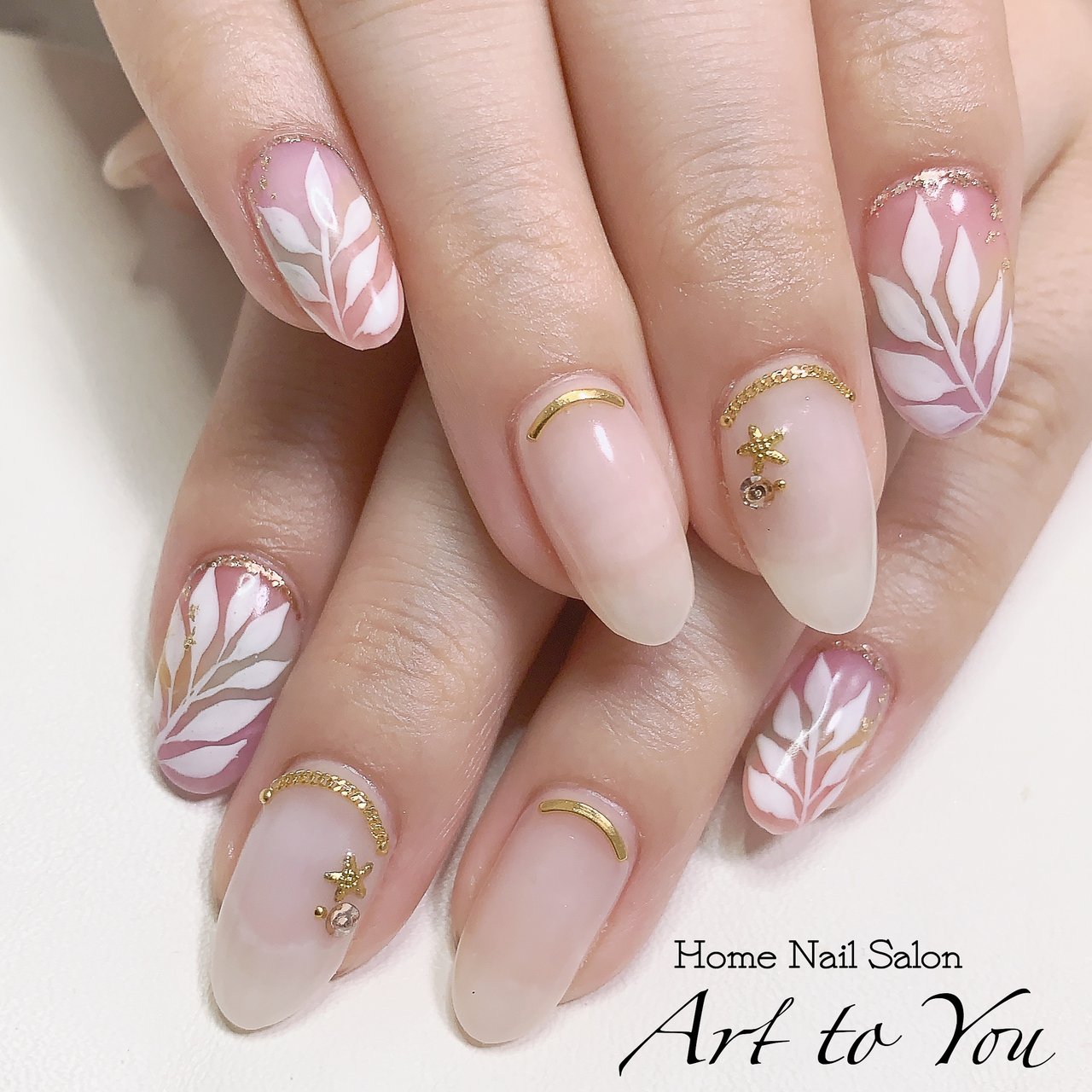 夏 ハンド シンプル ミディアム ホワイト Homenailsalon Arttoyou のネイルデザイン No ネイルブック