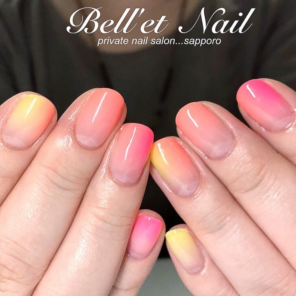 夏 ハンド グラデーション ピンク イエロー Bell Et Nail ネイリストayakoのネイルデザイン No ネイルブック