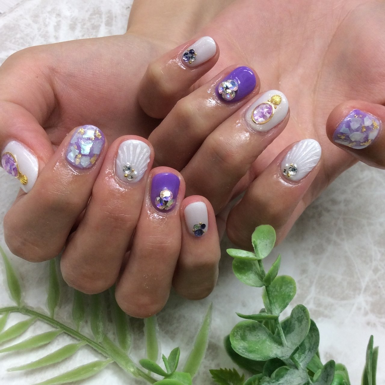 夏 ハンド シェル 人魚の鱗 ショート Nailsalon Daisyのネイルデザイン No ネイルブック