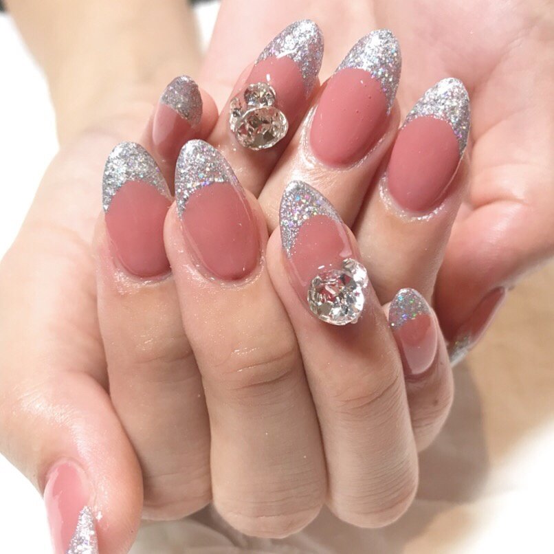 夏 オールシーズン フレンチ ラメ ビジュー Reiko Takeuchiのネイルデザイン No ネイルブック