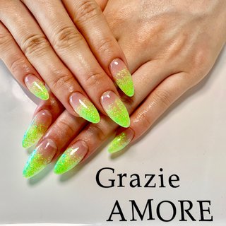 蛍光ラメのネイルデザイン ネイルブック