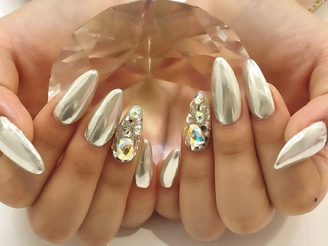 ミラー ミディアム シルバー スカルプチュア お客様 Nailsgogo Shibuya Nailsalonのネイル デザイン No ネイルブック