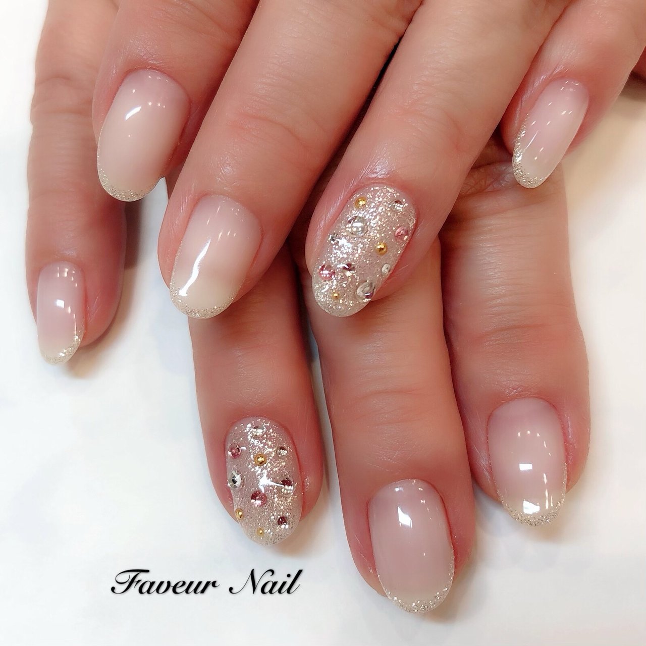 オールシーズン ハンド シンプル フレンチ ラメ Faveur Nailのネイルデザイン No ネイルブック