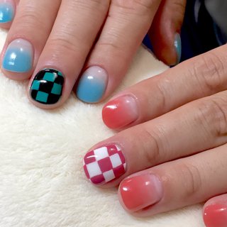 #グラデーション#格子模様#市松模様 #オールシーズン #オフィス #ハンド #グラデーション #チェック #ショート #レッド #水色 #ボルドー #ジェルネイル #お客様 #nailsalon.n_nao #ネイルブック