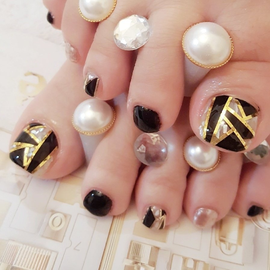 オールシーズン フット ジオメトリック ステンドグラス ブラック Lilasnail Ayaのネイルデザイン No ネイルブック