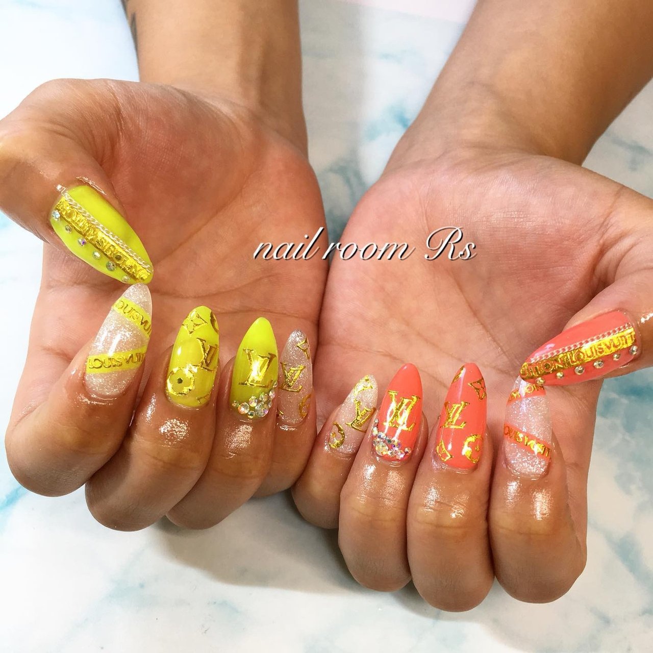 オールシーズン ブランド柄 ミディアム オレンジ イエロー Maripiのネイルデザイン No ネイルブック