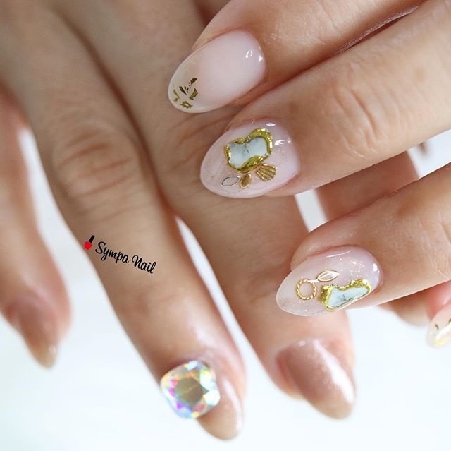 オールシーズン ハンド ビジュー ベージュ ブラウン Sympa Nailのネイルデザイン No 4519007 ネイルブック