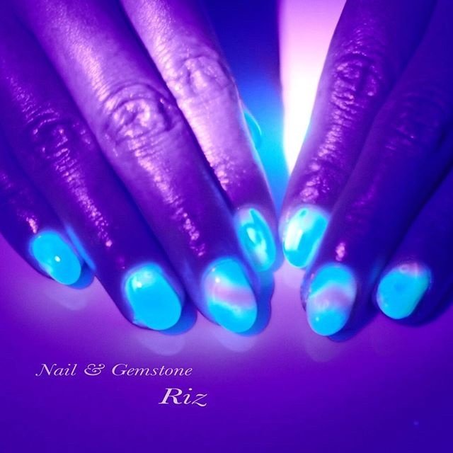 夏 ハンド ショート ネオンカラー ジェル Rizのネイルデザイン No ネイルブック
