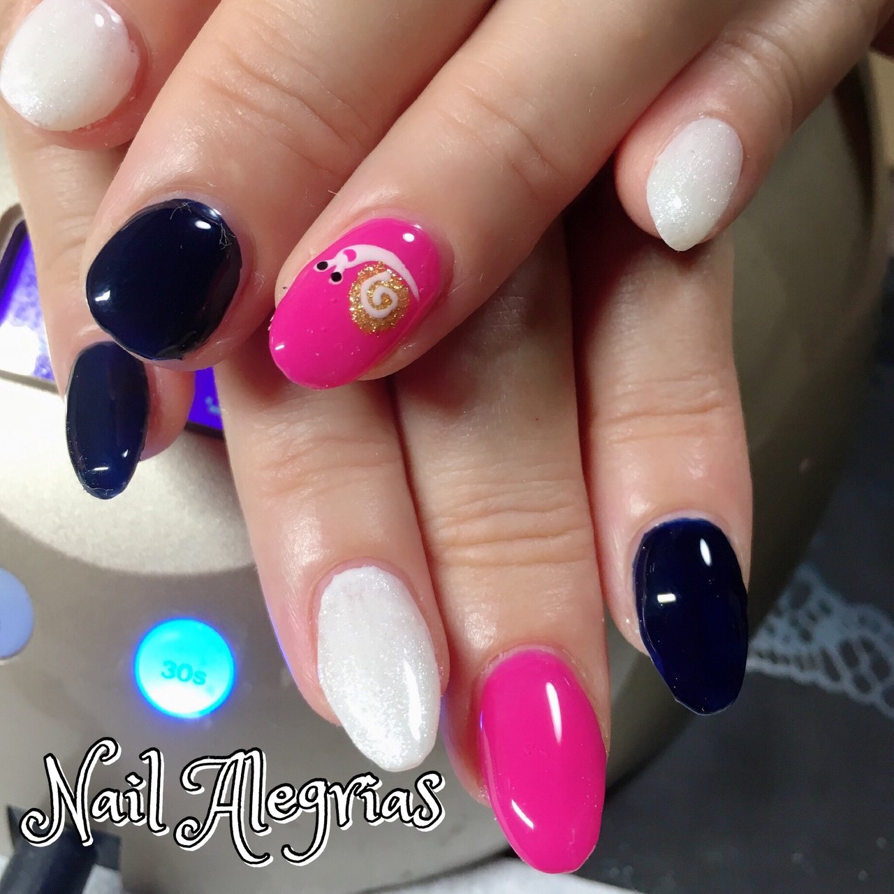 夏 女子会 ハンド ラメ キャラクター Nail Alegrias ネイルアレグリアス のネイルデザイン No ネイルブック