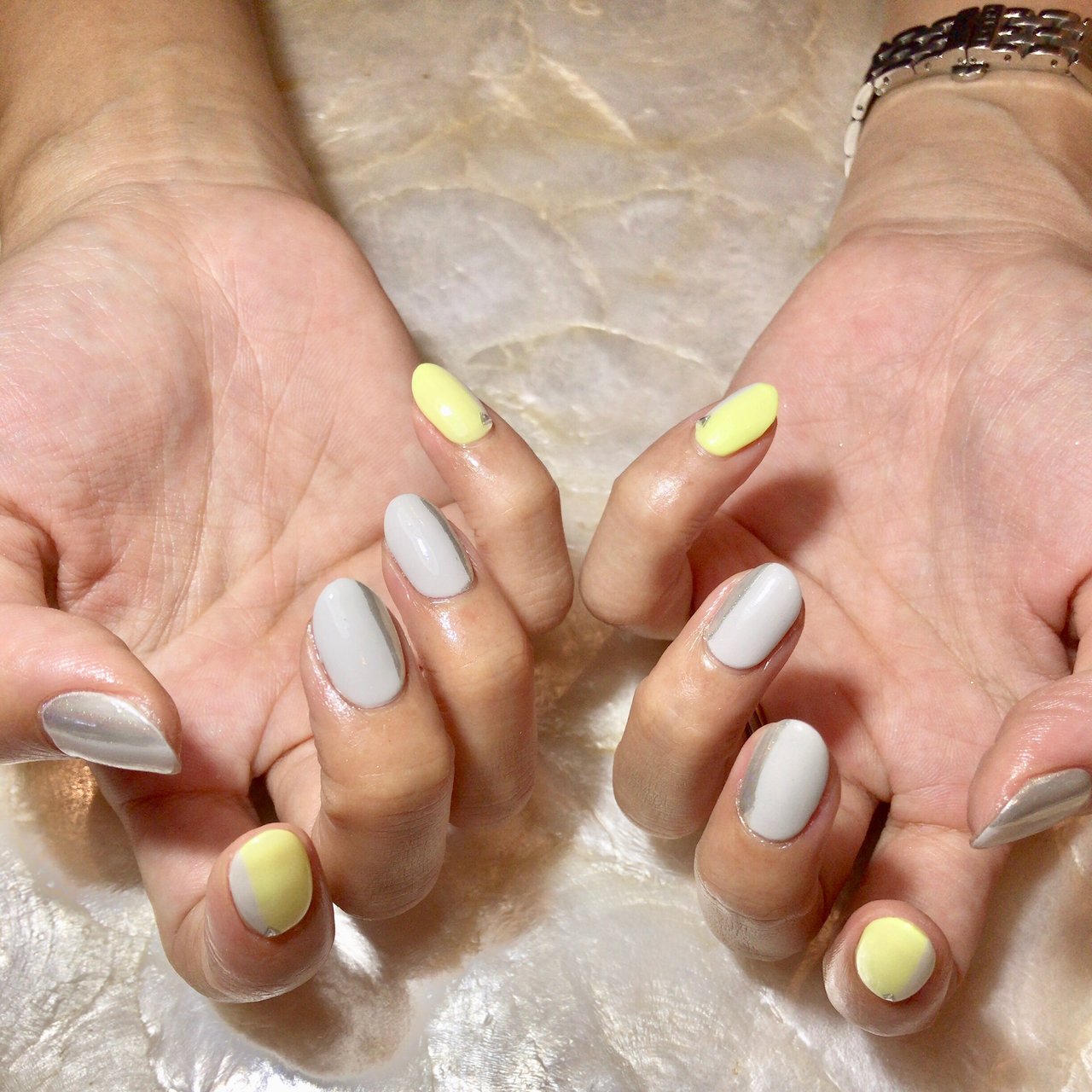 春 夏 ハンド シンプル バイカラー Blue Lagoonのネイルデザイン No ネイルブック