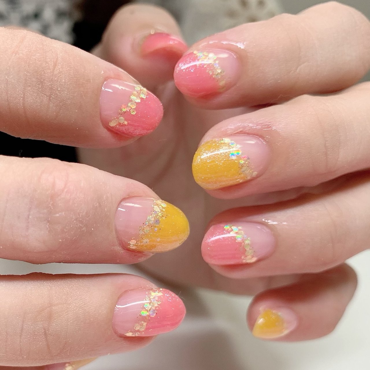 ハンド 変形フレンチ ピンク イエロー ジェル Nail Salon Rianのネイルデザイン No ネイルブック