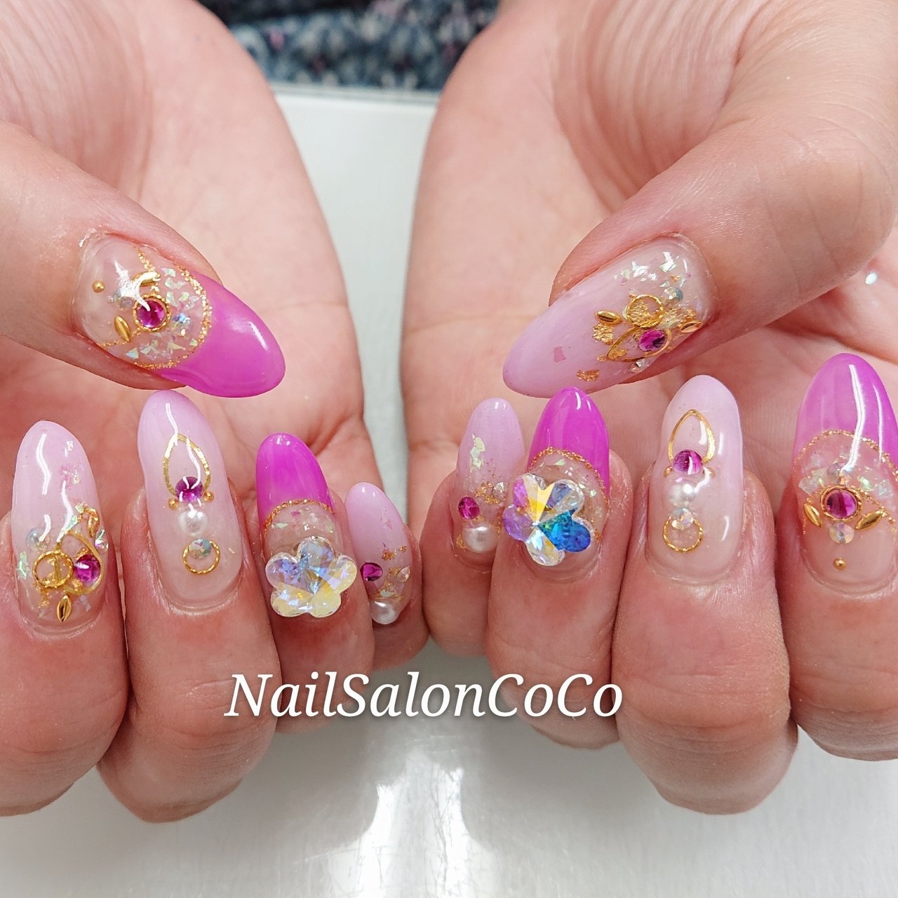 夏 ハンド グラデーション ビジュー ホログラム Nailsaloncocoのネイルデザイン No ネイルブック