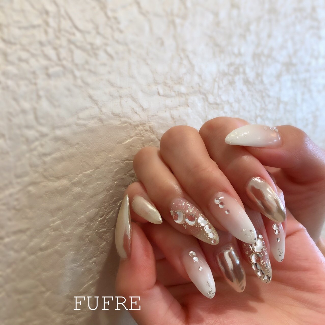 シンプル ラメ ワンカラー ホワイト シルバー Nail Salon Fufreのネイルデザイン No ネイルブック