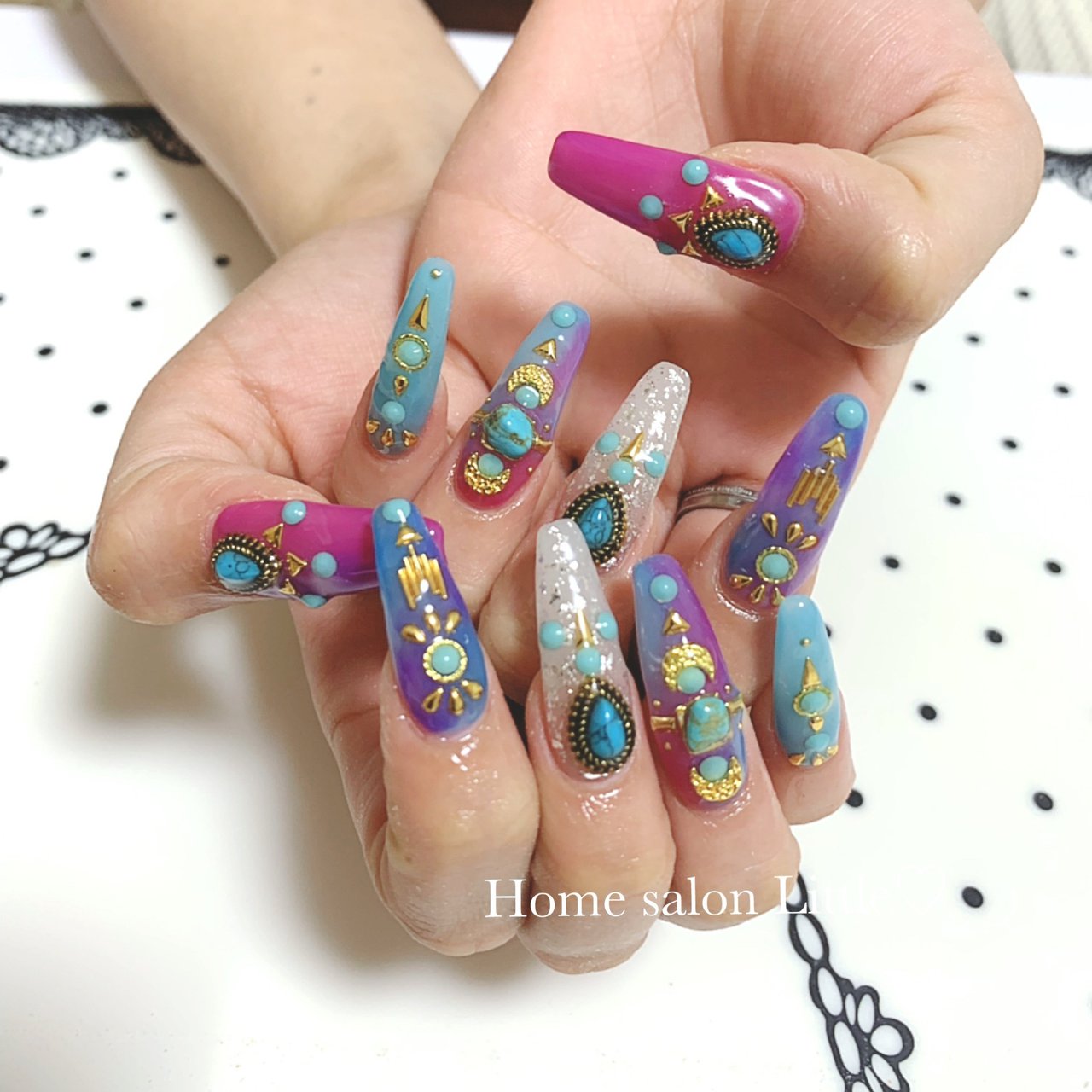 ハンド グラデーション スーパーロング ピンク 水色 ホームサロンlittleのネイルデザイン No ネイルブック