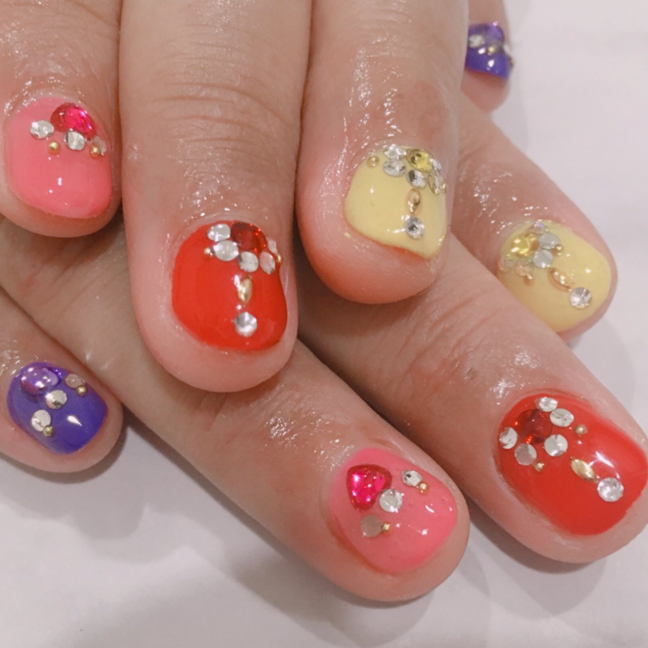ハンド ショート ピンク イエロー パープル リヒロネイルのネイル