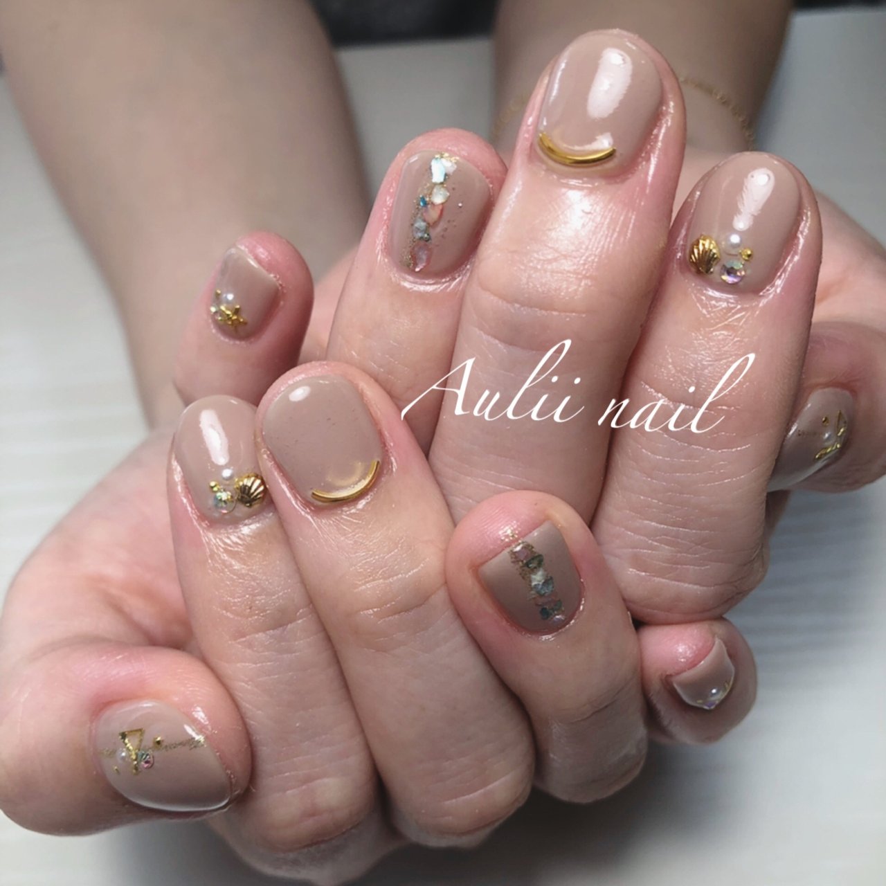 夏 オフィス ハンド シェル ショート Nail Salon Auliiのネイルデザイン No ネイルブック