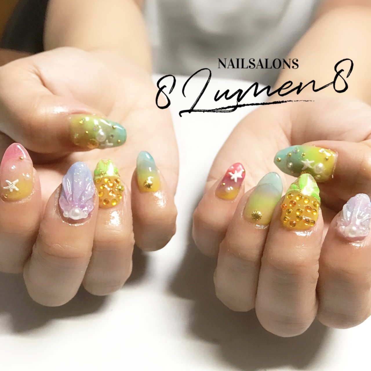 夏 ハンド グラデーション ビジュー ビビッド 8lumen8のネイルデザイン No ネイルブック