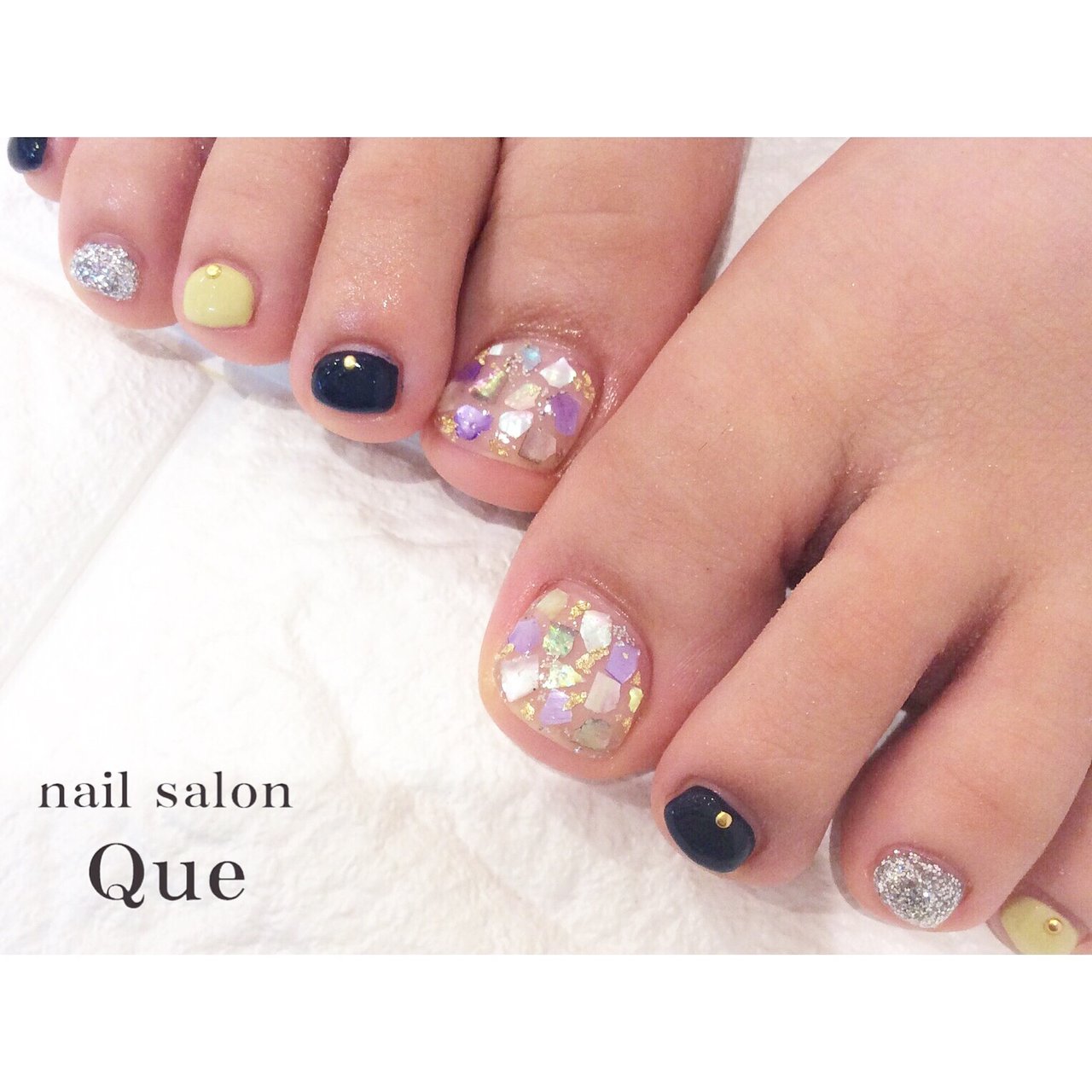 オールシーズン フット イエロー グリーン ネイビー Nailsalonqueのネイルデザイン No ネイルブック