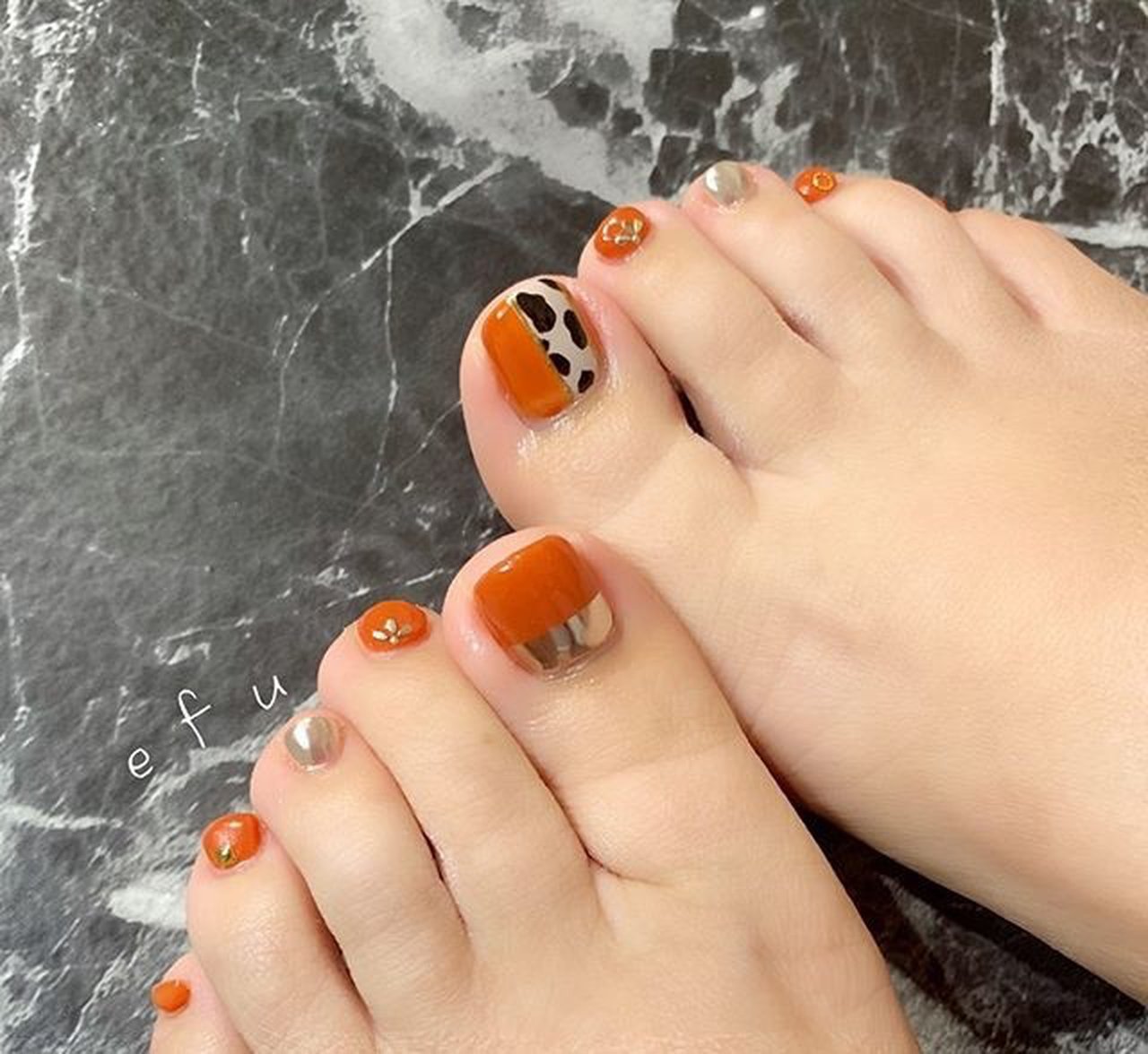 秋 フット アニマル柄 オレンジ アースカラー Efu Nailのネイルデザイン No ネイルブック