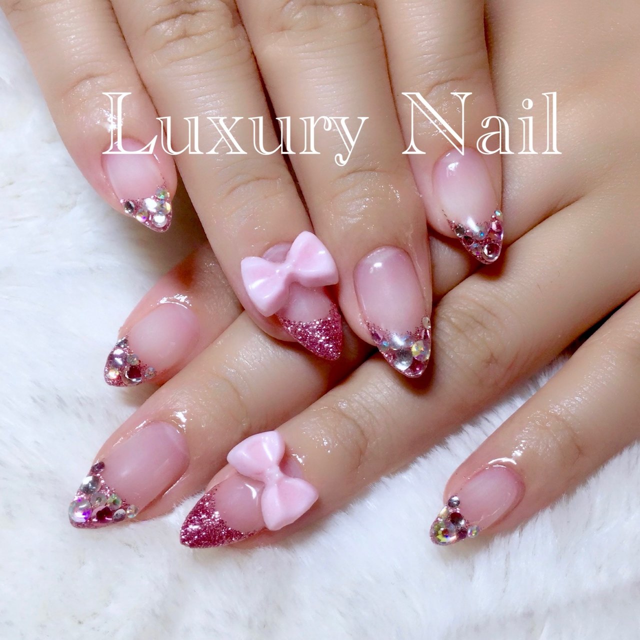 綺麗なキラキラ フレンチ ネイル ピンク 最高の花の画像