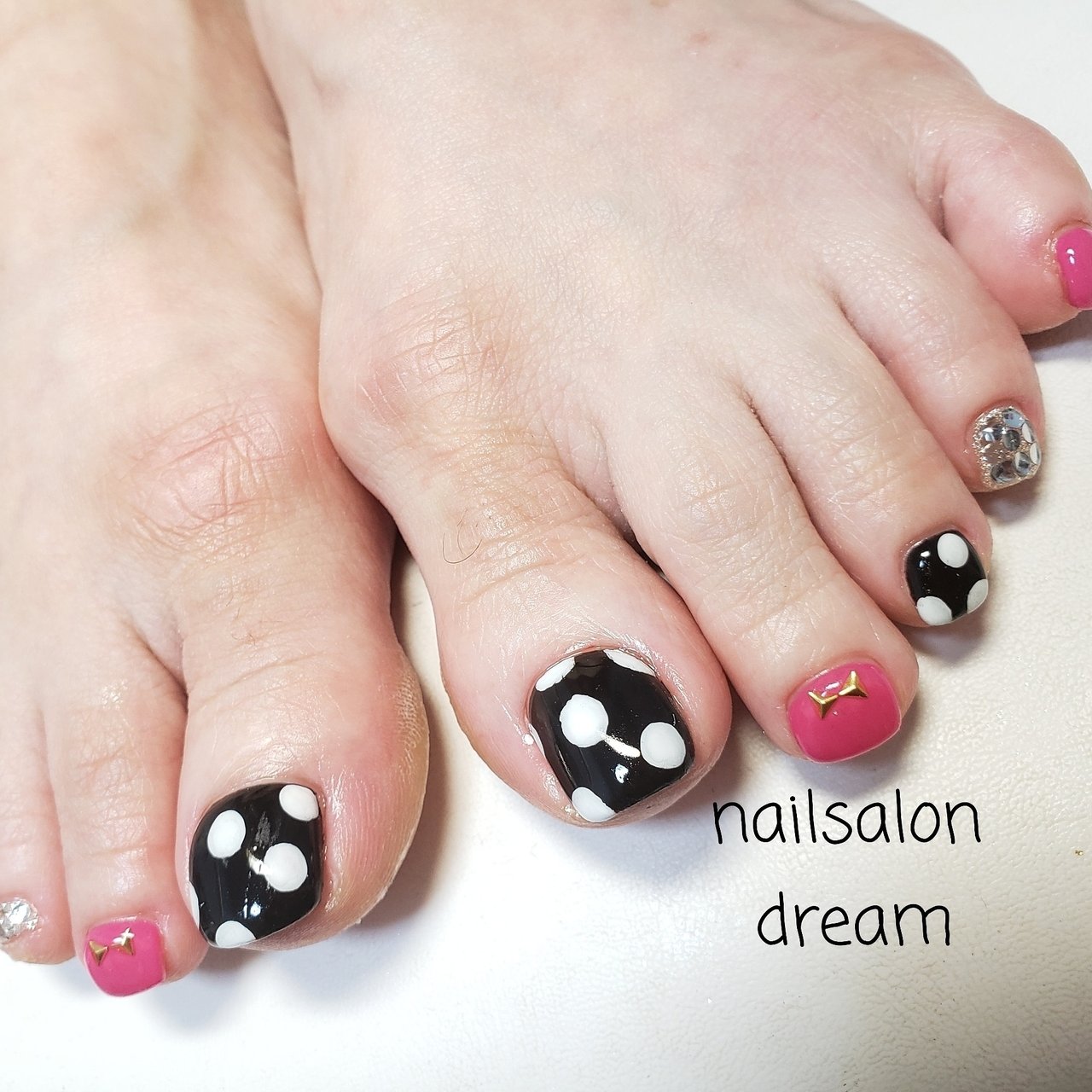 フット ホログラム ドット レトロ ピンク Naildreamのネイルデザイン No ネイルブック